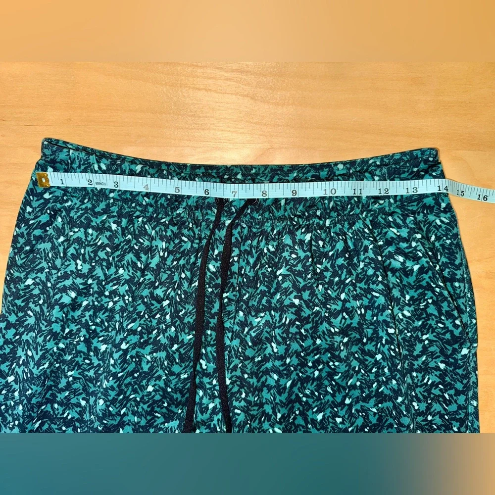 Lululemon Jet Crop (Slim) *Luxtreme Mountain Peaks Black Forage Teal - Picture 6 of 14